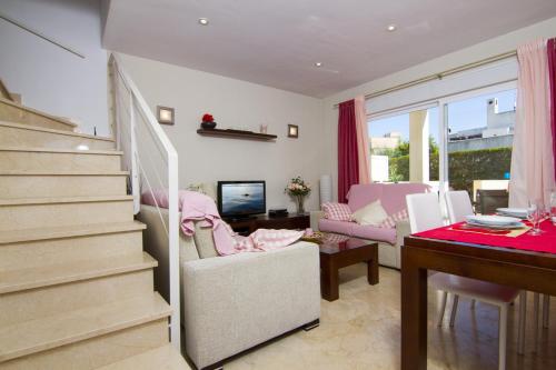 House with 3 bedrooms in Port de Pollenca Mallorca Islas Baleares with wonderful mountain view shared pool enclosed garden - image 2