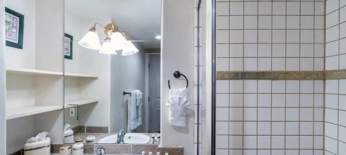 DOUBLE DIAMOND 3 by Exceptional Stays - image 6