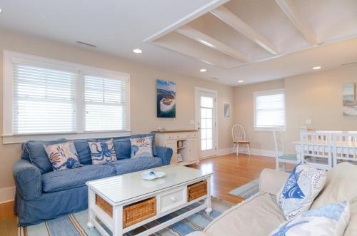 Beach Living - main image