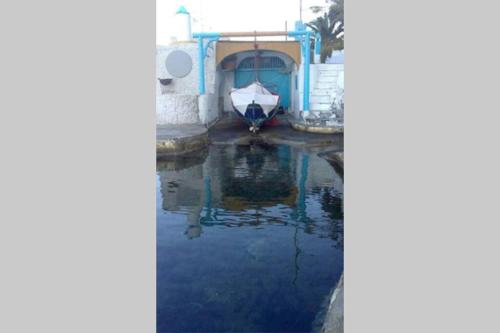 The monk boathouse gîte à louer Tripití