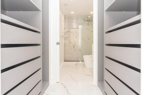 Yacht Club at Aventura Lux 2 Bed 2 Bath Brand New 2021 in Aventura, USA
