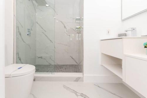 Yacht Club at Aventura Lux 2 Bed 2 Bath Brand New 2021 in Aventura, USA