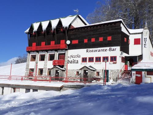 Hotel La Piccola Baita - Hôtel - Terminillo