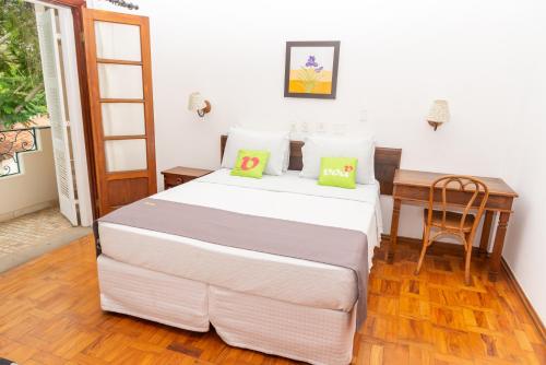 VOA Hotel Uniao Hotel União is perfectly located for both business and leisure guests in Caxambu. The property has everything you need for a comfortable stay. Service-minded staff will welcome and guide you at Hotel