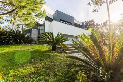 OCTOPUS KEYWEEK Design villa on the Golf of Chiberta with heated pool photo 1