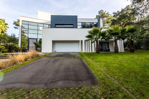 OCTOPUS KEYWEEK Design villa on the Golf of Chiberta with heated pool photo 2