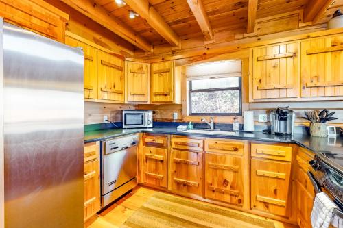 Hawks View Cabin - image 3