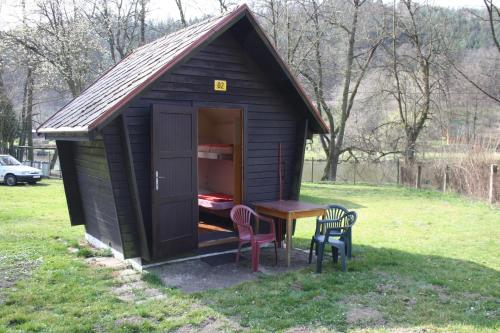 設施, 席夫勒米羅斯拉夫樂妮瑞凱茨沙迪克假日公園 (Letni rekreacni stredisko Schiffler Miroslav) in 薩札瓦