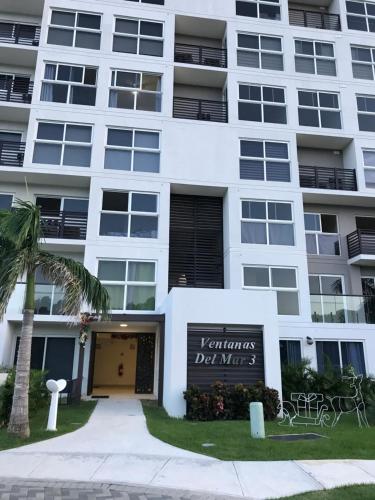 Playa Caracol Beachfront Residence Club in 查梅