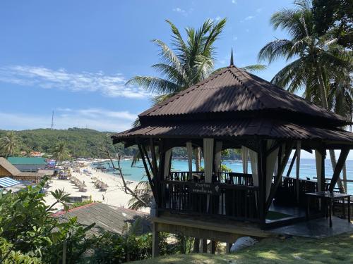 Aman Dan Laut Perhentian Islands