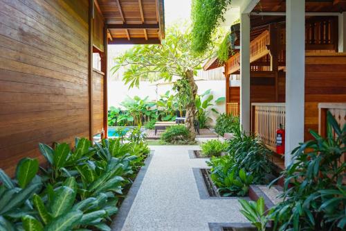La'villaris hotel & resto – Kuta, Lombok, ID