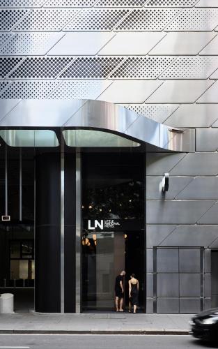 Little National Hotel Sydney - image 12