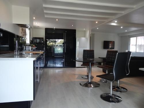 Maisonnette 69m² 4-6 pers. Piscine Tennis Plage gîte à louer Golf Club Roquebrune