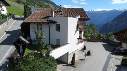  Residence Am Wegkreuz, Pension in Schnals