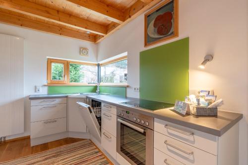 QB-Ferienhaus 942m von Edelweißstraße entfernt
