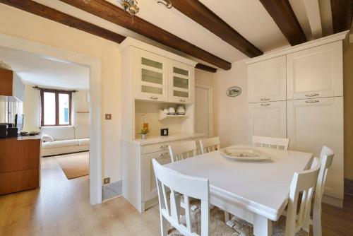 Venezia Apartments - image 10