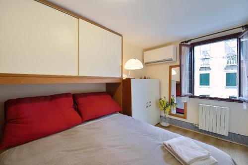 Venezia Apartments - image 6
