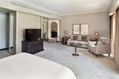 room detail thumbnail 1