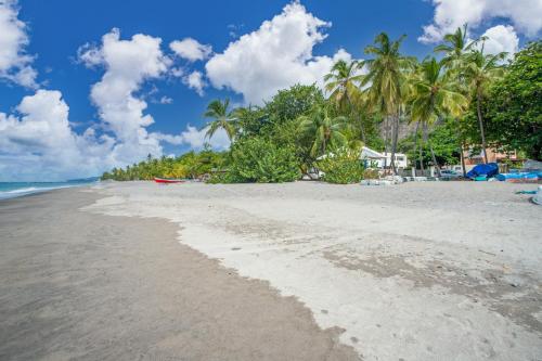 Vista exterior, Appartement charmant au Carbet avec vue sur la mer - 50 m² in Le Carbet