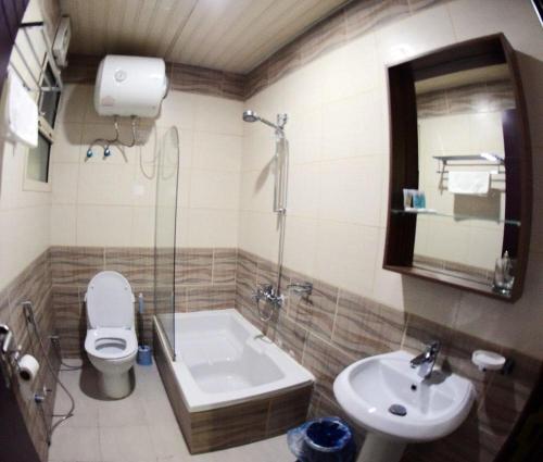 Bathroom, Karam Al Diyafa Hotel Apartments in Buraydah