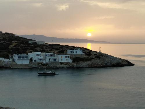  Vrahos Rooms - Studios in Alopronia