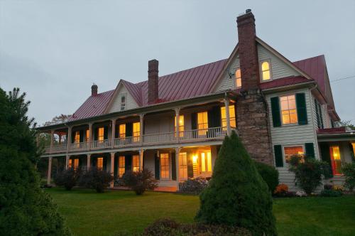 . Hummingbird Inn