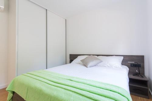 Two-Bedroom Apartment with shared Swimming Pool image 10