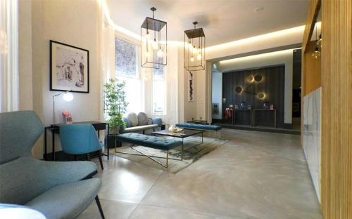 Hall, K Hotel Kensington in Chelsea