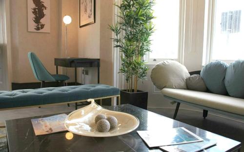 K Hotel Kensington - image 4