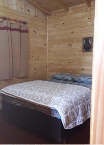 1 double bed, 1 bunk bed