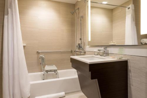 King Room - Hearing Accessible