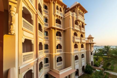 Key View - Grandeur Residences