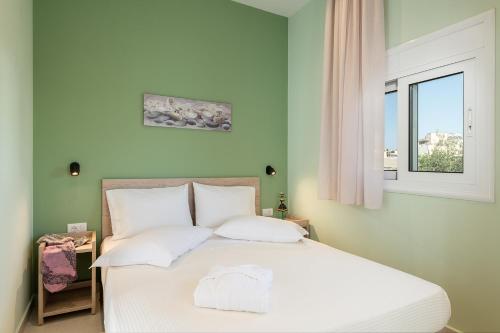 M City Apartments 100m from the beach - Tap to explore photos