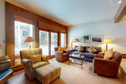 Creekside Spacious 3 Bedroom Townhome #18 in West Vail. - image 6