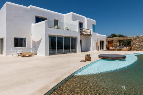 Mykonos AG Villas in Ftelia Beach