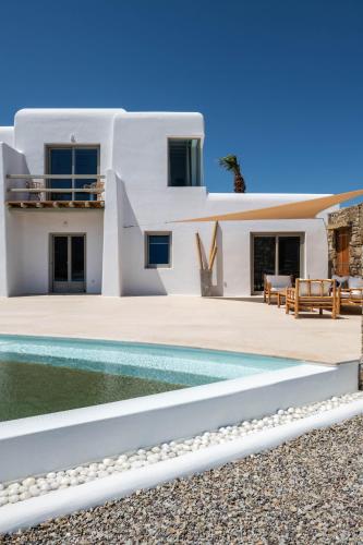 Mykonos AG Villas in Ftelia Beach