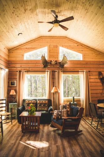 Denali Wild Stay - Moose Cabin, Free Wifi, 2 private bedrooms, sleep 6