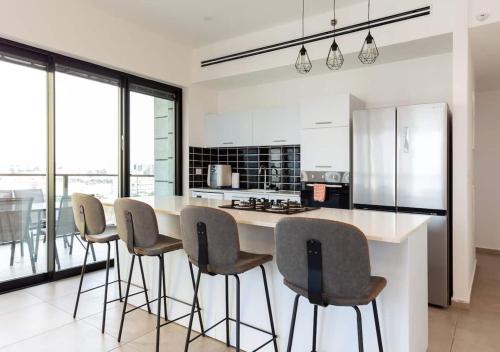 Fasilitas, Modern Tower Apt w Spectacular Sea View l Mamad in Bat Yam