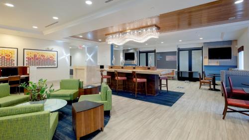 Holiday Inn Express-International Drive, an IHG Hotel