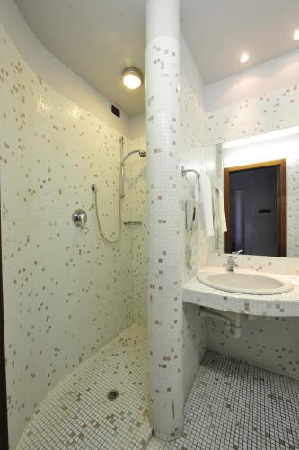 Art Hotel Boston - image 5