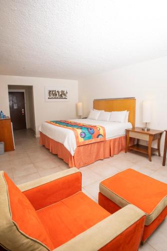 Le Plaza Hotel Le Plaza Hotel is perfectly located for both business and leisure guests in Port Au Prince. Offering a variety of facilities and services, the hotel provides all you need for a good nights sleep. Fac