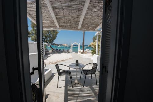 balkon/terras, Ostria Studios & Apartments near Paros National Airport
