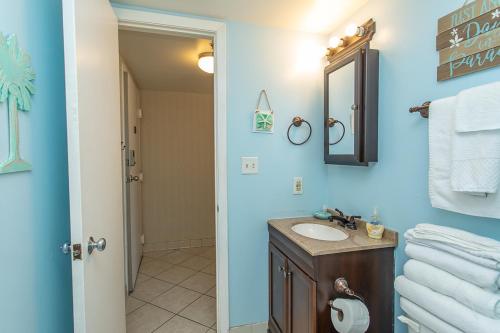 Ocean Front Studio with Panoramic Views! Palace Resort 1001 thumb 3