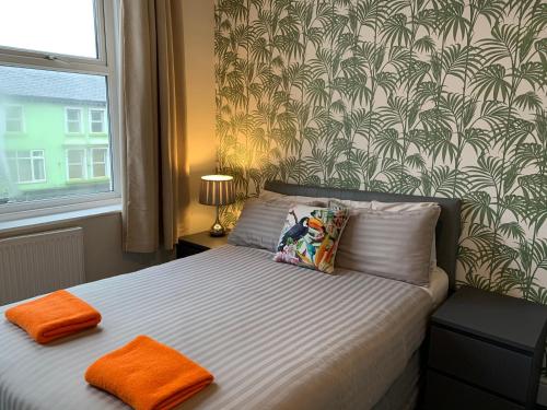 Tropics Beach Hotel - image 2