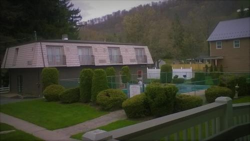 Edelweiss Ski Lodge - image 10