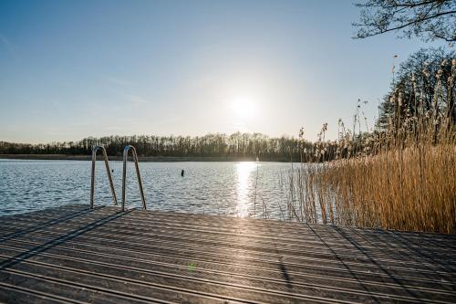 Luxus-See-Domizil mit Sauna, Kamin und Boot-130 qm für 6 Personen