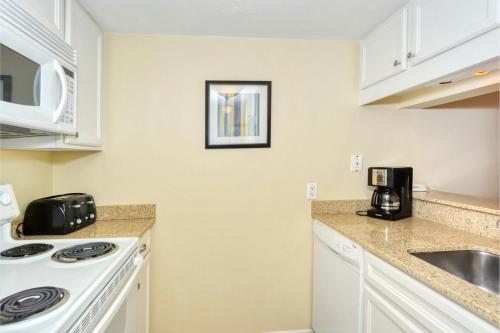LaPlaya 101E-Relax on your private lanai under the palms!, Longboat Key (Foto 5)