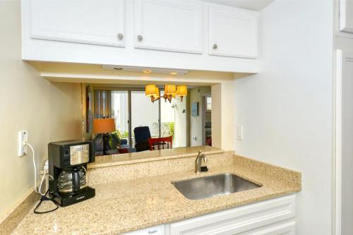 LaPlaya 101E-Relax on your private lanai under the palms!, Longboat Key (Foto 2)