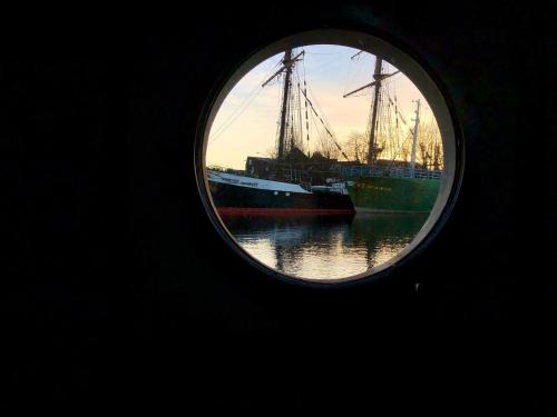 Schiffshotel Schlafen im Hafen, Hamburgo (foto 4)