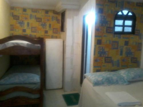 1 double bed, 1 bunk bed